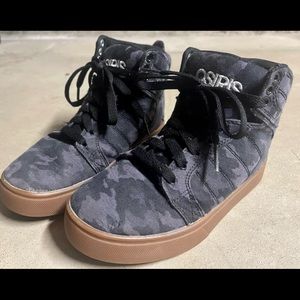 Osiris boys skater shoes